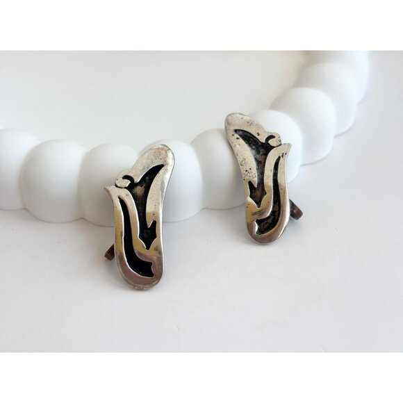 Hopi Overlay Alpaca Sterling Silver Modernist Freeform Mexican Studs - Picture 2 of 8